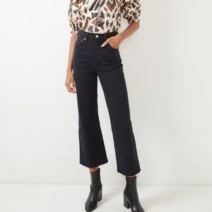 Levi’s Ribcage Crop Flare Jeans in On the Rocks